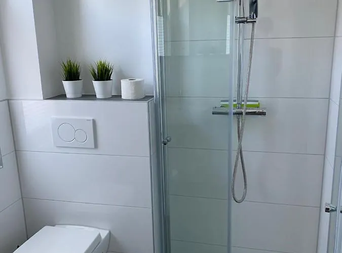 Messezimmer Nahe Der Düsseldorfer Messe Mit Eigenem Eingang Und Gratis Minibar 3* Düsseldorf