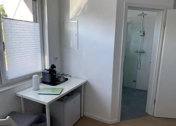 Messezimmer Nahe Der Duesseldorfer Messe Mit Eigenem Eingang Und Gratis Minibar